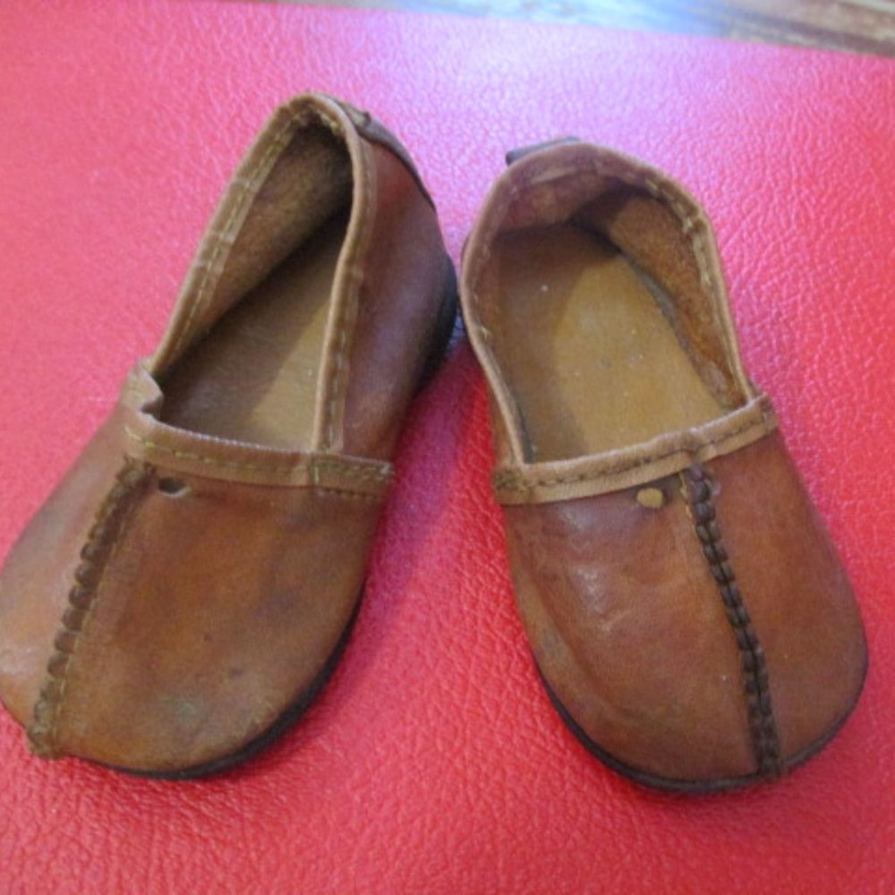 Antique 1800s-1900s leather child shoes french? English? Victorian?